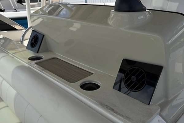 Everglades 360LXC Yacht For Sale