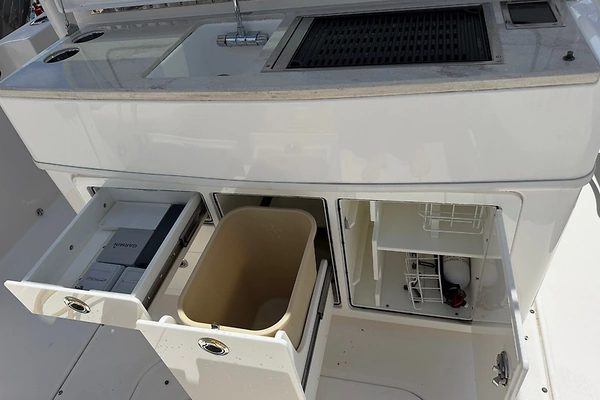 Everglades 360LXC Yacht For Sale