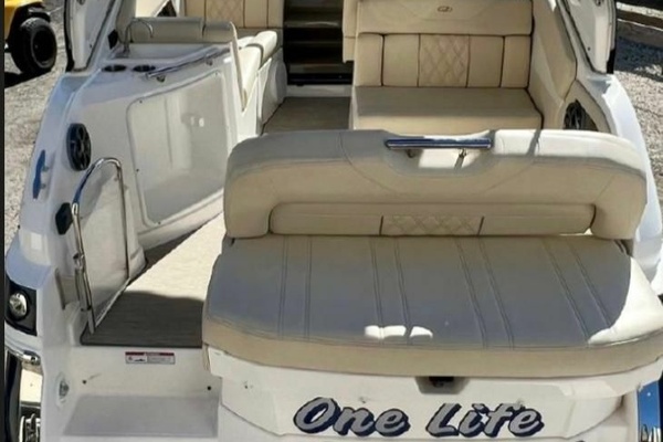 ONE LIFE 28ft Regal Yacht For Sale