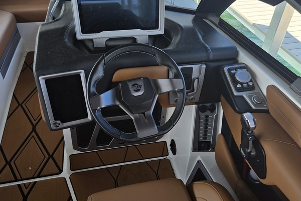 24ft Malibu Yacht For Sale