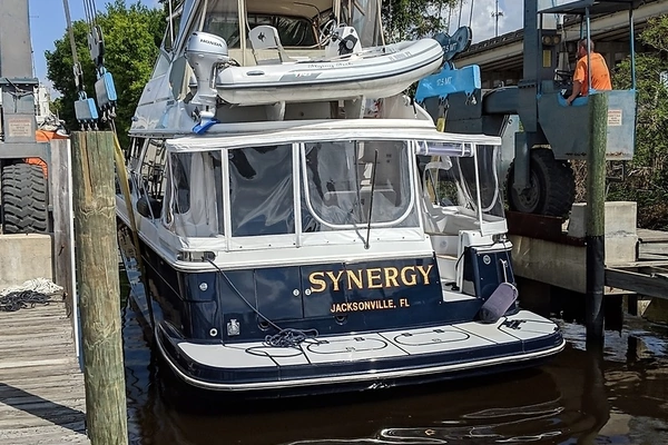 Carver 450 Voyager Pilothouse Yacht For Sale