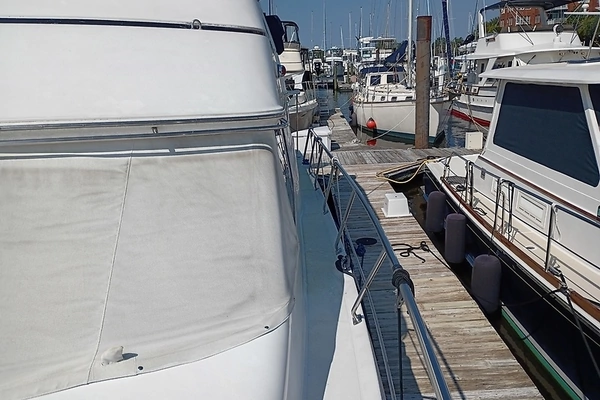 Carver 450 Voyager Pilothouse Yacht For Sale