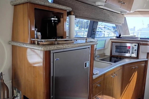 Carver 450 Voyager Pilothouse Yacht For Sale