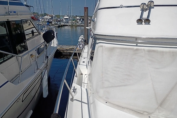 Carver 450 Voyager Pilothouse Yacht For Sale