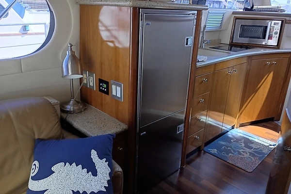 Carver 450 Voyager Pilothouse Yacht For Sale
