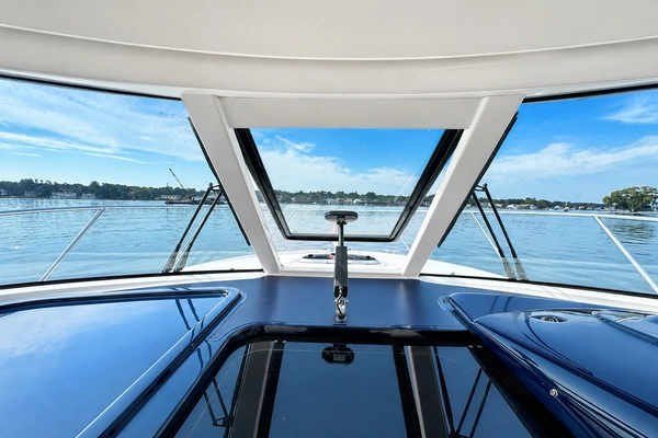 Tiara Yachts 3100 Coronet Yacht For Sale