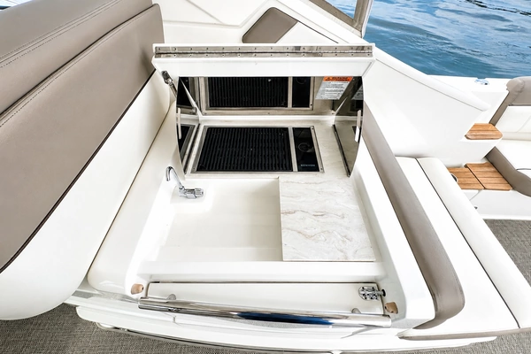 Tiara Yachts 3100 Coronet Yacht For Sale