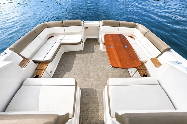 Tiara Yachts 3100 Coronet Yacht For Sale