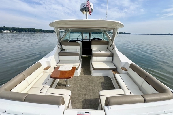 Tiara Yachts 3100 Coronet Yacht For Sale