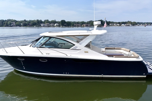 31-ft-Tiara Yachts-2015-3100 Coronet-It’s All Good  Holland Michigan United States  yacht for sale