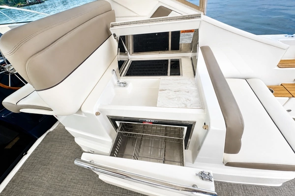 Tiara Yachts 3100 Coronet Yacht For Sale