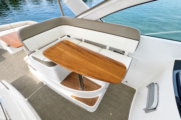 Tiara Yachts 3100 Coronet Yacht For Sale
