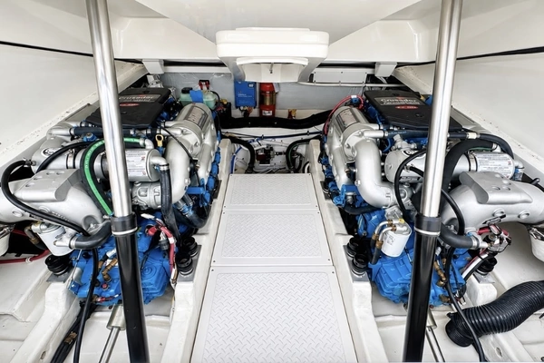 Tiara Yachts 3100 Coronet Yacht For Sale