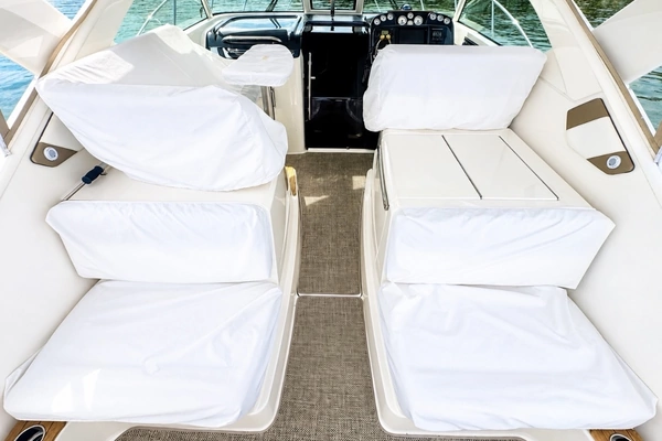 Tiara Yachts 3100 Coronet Yacht For Sale