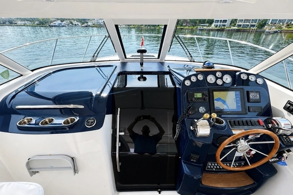 Tiara Yachts 3100 Coronet Yacht For Sale