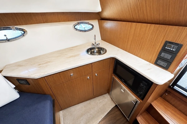 Tiara Yachts 3100 Coronet Yacht For Sale