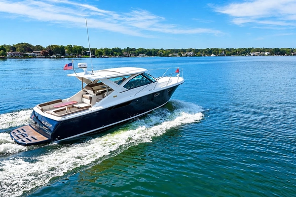 Tiara Yachts 3100 Coronet Yacht For Sale