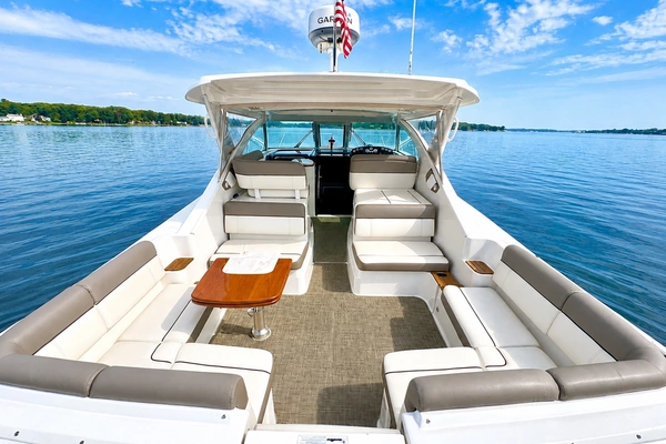 Tiara Yachts 3100 Coronet Yacht For Sale