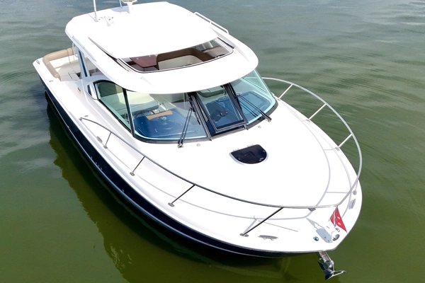 Tiara Yachts 3100 Coronet Yacht For Sale