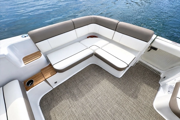 Tiara Yachts 3100 Coronet Yacht For Sale