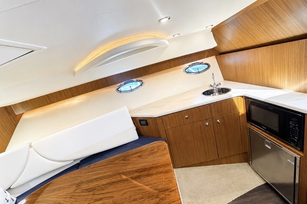 Tiara Yachts 3100 Coronet Yacht For Sale