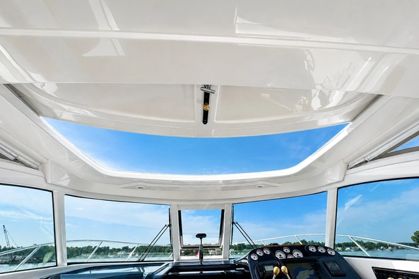 Tiara Yachts 3100 Coronet Yacht For Sale