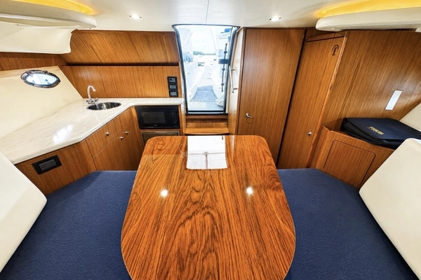Tiara Yachts 3100 Coronet Yacht For Sale