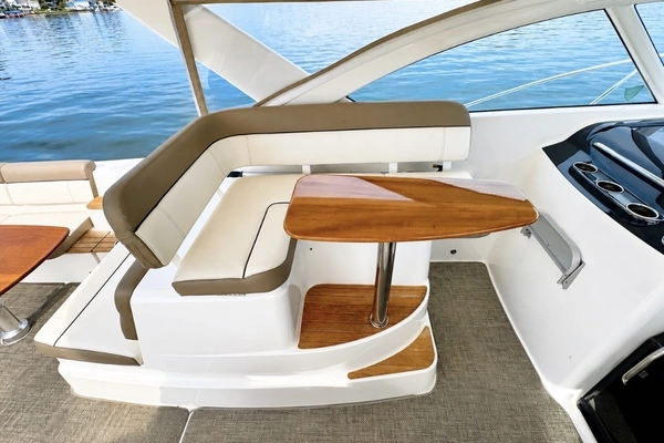 Tiara Yachts 3100 Coronet Yacht For Sale