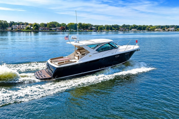 Tiara Yachts 3100 Coronet Yacht For Sale