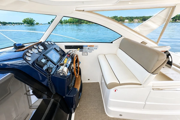 Tiara Yachts 3100 Coronet Yacht For Sale