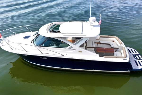 Tiara Yachts 3100 Coronet Yacht For Sale