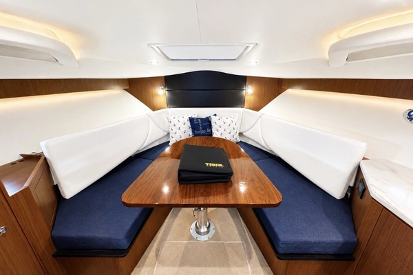Tiara Yachts 3100 Coronet Yacht For Sale