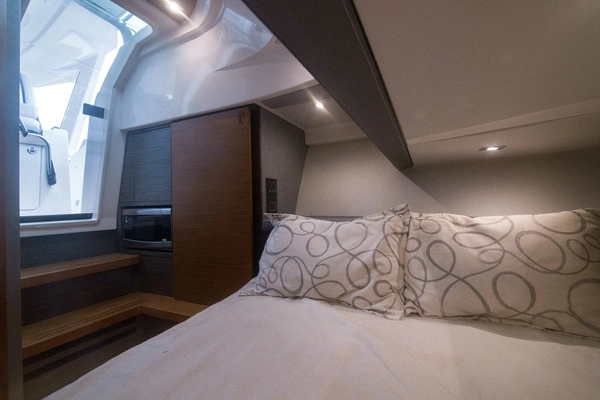 Tiara Yachts 38LS Yacht For Sale