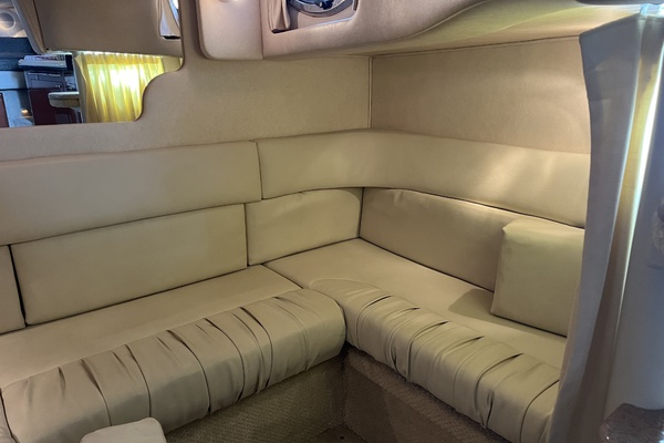 EXECUTIVE RETREAT 34ft Sea Ray Yacht For Sale