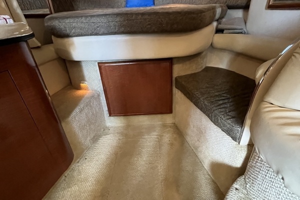 EXECUTIVE RETREAT 34ft Sea Ray Yacht For Sale