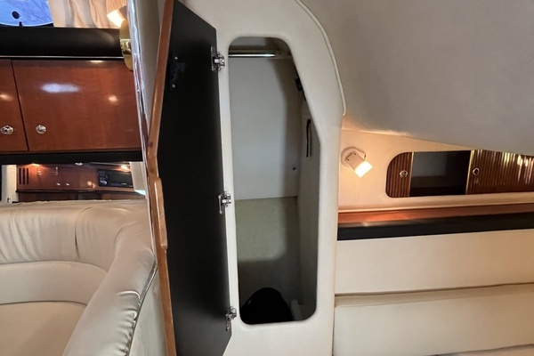 EXECUTIVE RETREAT 34ft Sea Ray Yacht For Sale