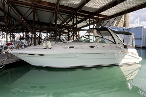 EXECUTIVE RETREAT 34ft Sea Ray Yacht For Sale
