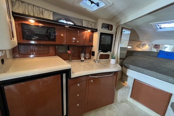 EXECUTIVE RETREAT 34ft Sea Ray Yacht For Sale