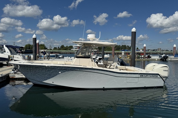 27ft Grady White Yacht For Sale