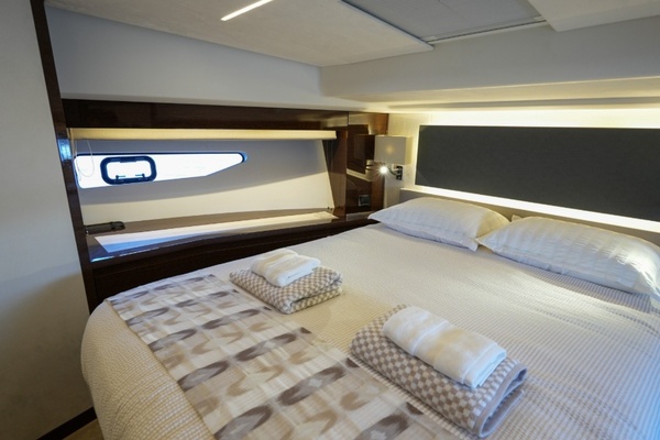59ft Prestige Yacht For Sale