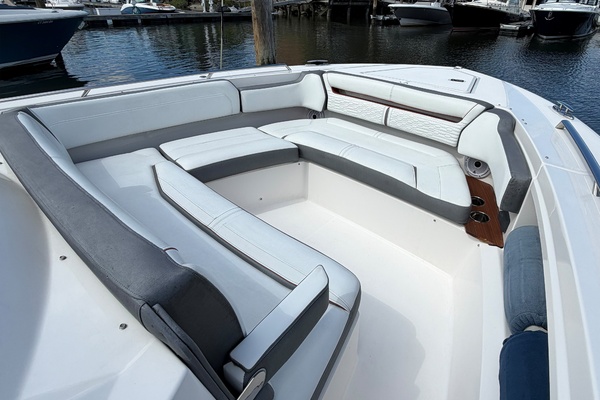 38ft Tiara Yachts Yacht For Sale