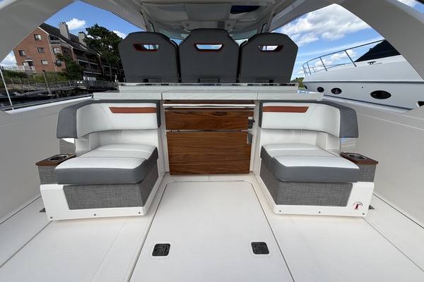 38ft Tiara Yachts Yacht For Sale