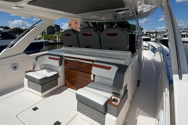 38ft Tiara Yachts Yacht For Sale