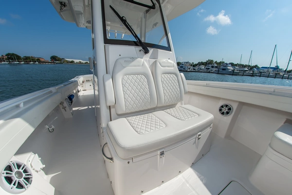 Regulator 31 Yacht For Sale