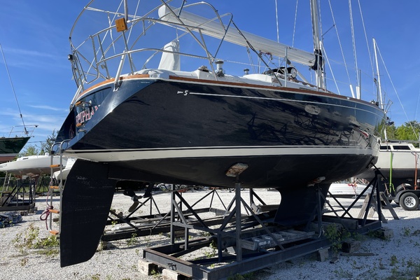 EPIPHANY 36ft Sabre Yacht For Sale