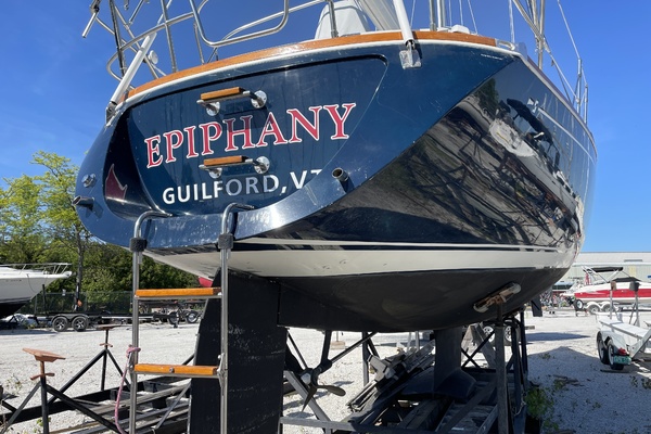 EPIPHANY 36ft Sabre Yacht For Sale