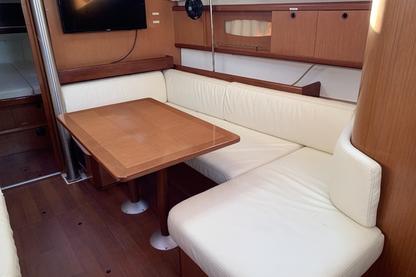 American Spirit II 40ft Beneteau Yacht For Sale