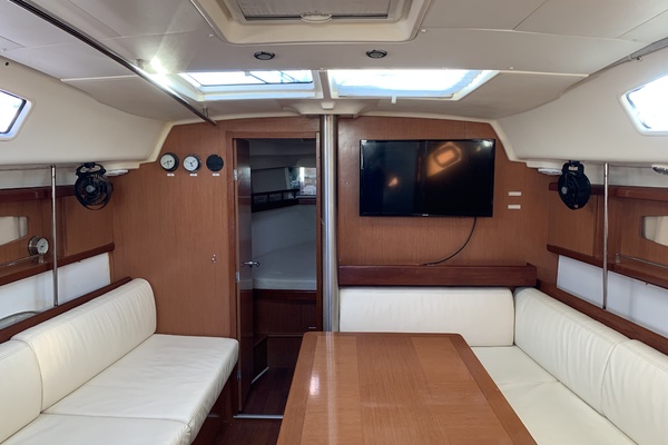 American Spirit II 40ft Beneteau Yacht For Sale