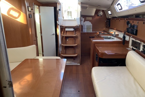 American Spirit II 40ft Beneteau Yacht For Sale