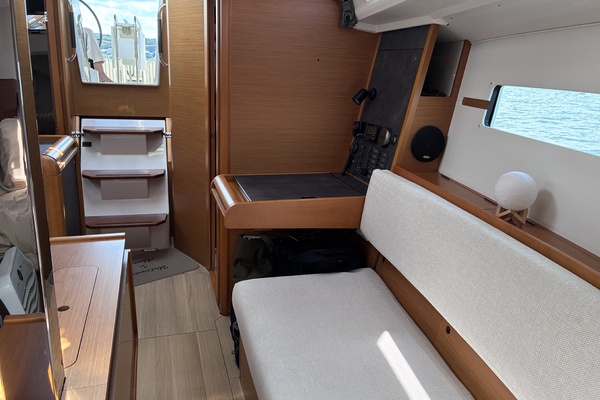 34ft Jeanneau Yacht For Sale
